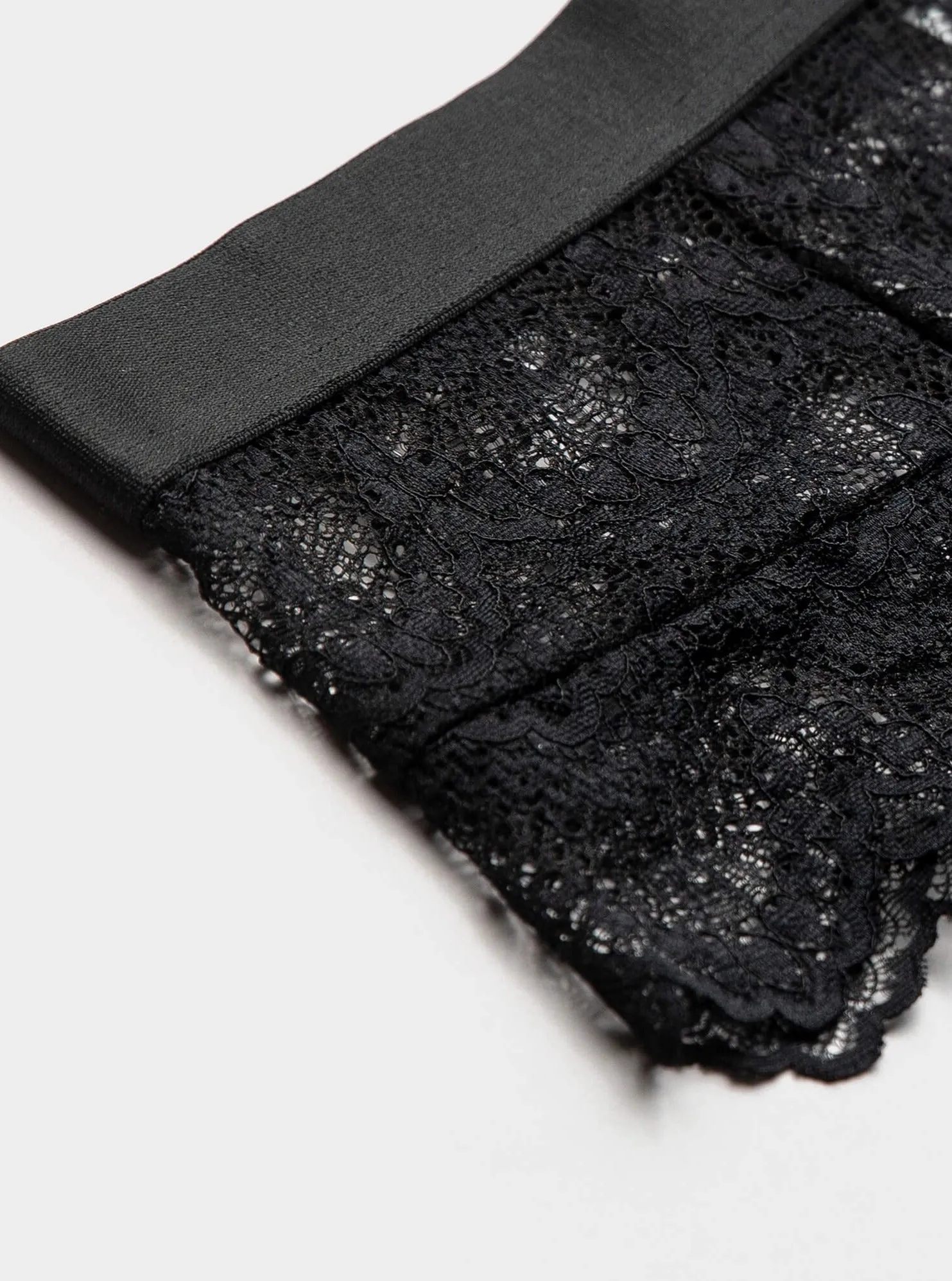 Lace Highwaist String 001 - Saboteur