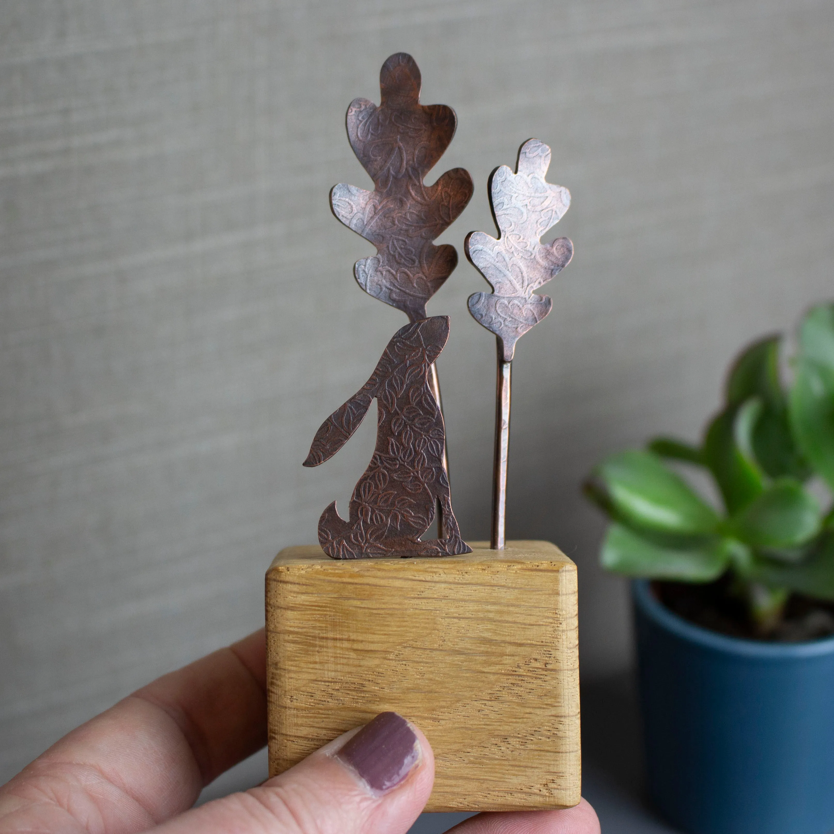 Oak Gazing Hare Ornament